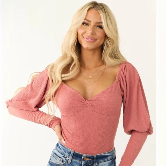 Promesa Hibiscus Smocked Sweetheart Twist Neck Bodysuit - Picture 2 of 8